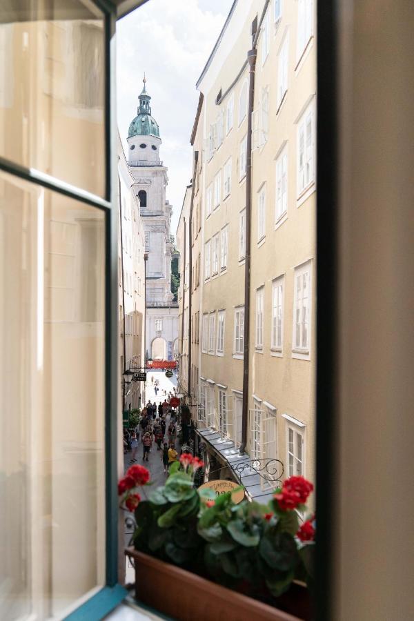 Altstadt-App. Domblick! ザルツブルク エクステリア 写真