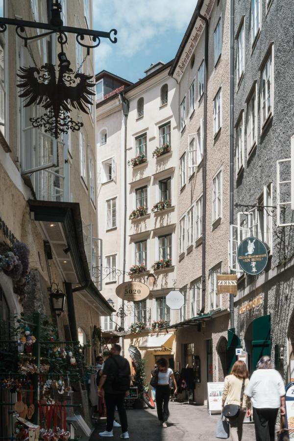 Altstadt-App. Domblick! ザルツブルク エクステリア 写真
