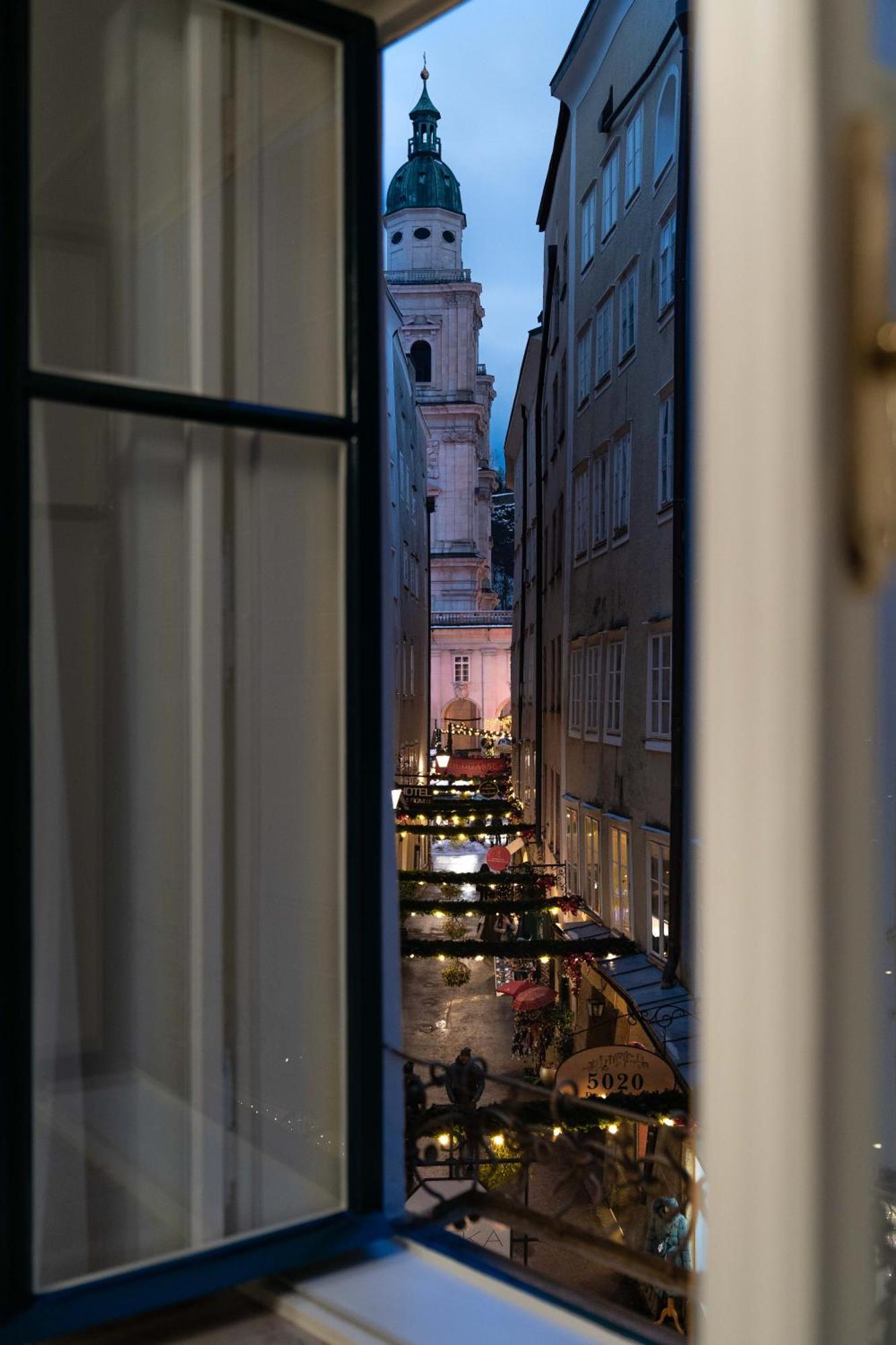 Altstadt-App. Domblick! ザルツブルク エクステリア 写真